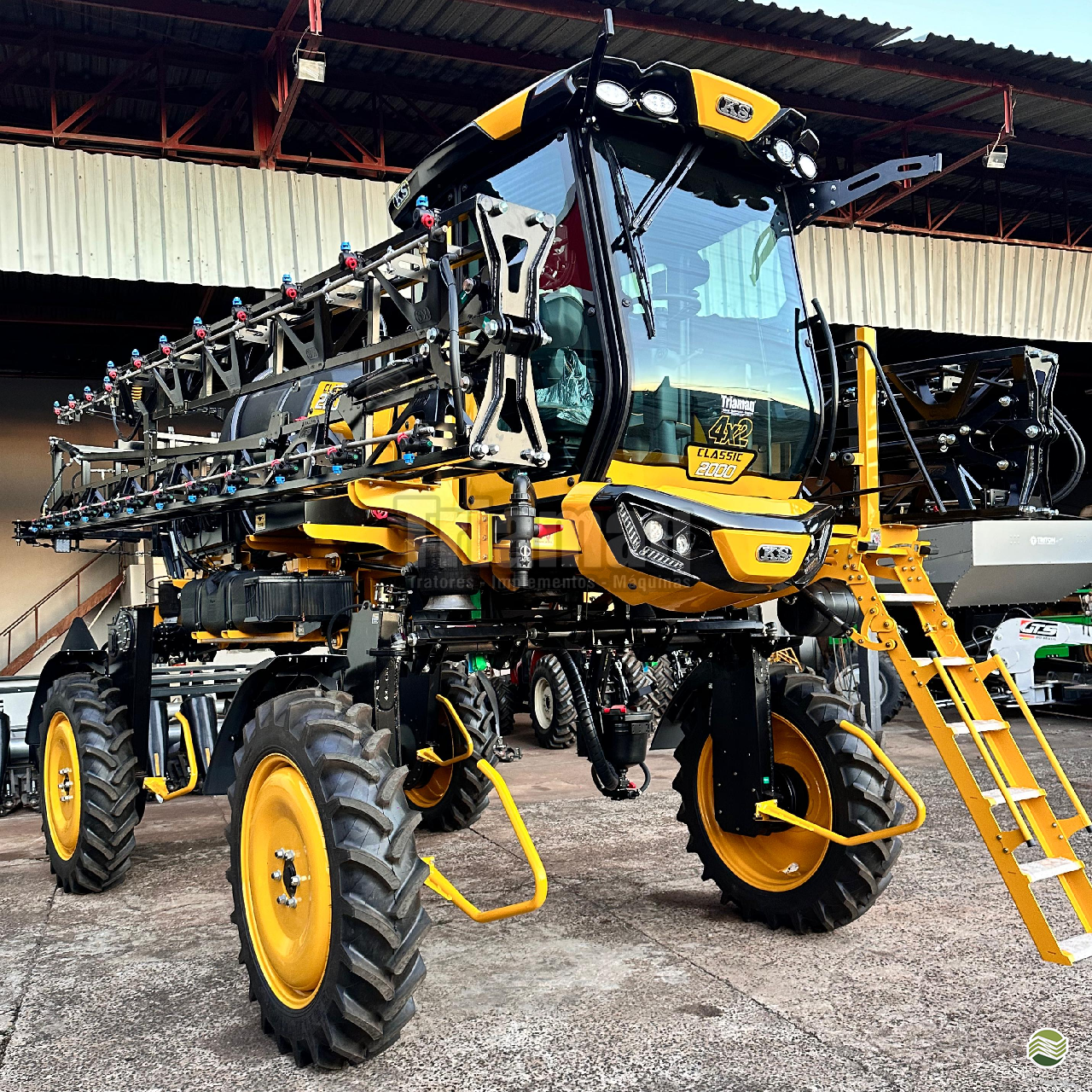 PULVERIZADOR KS PULVERIZADOR AUTOPROPELIDO STARKER Tração 4x4 Triamaq Tratores UBERLANDIA MINAS GERAIS MG